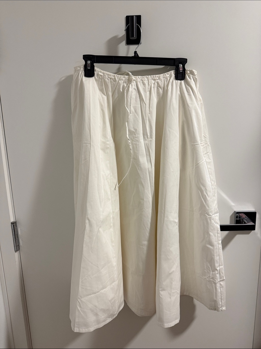 HOUSE OF CB 'Cora' White Gathered Midi Skirt - Picture 3 of 4